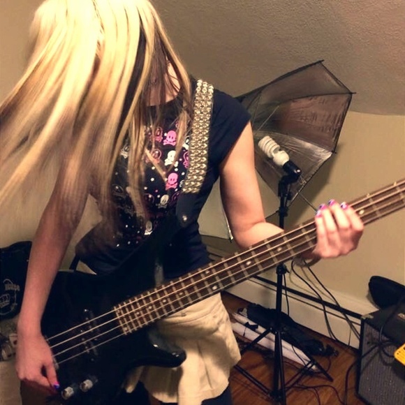 Tops - ***SOLD*Glittery skulls shirt*SOLD*** ☠️